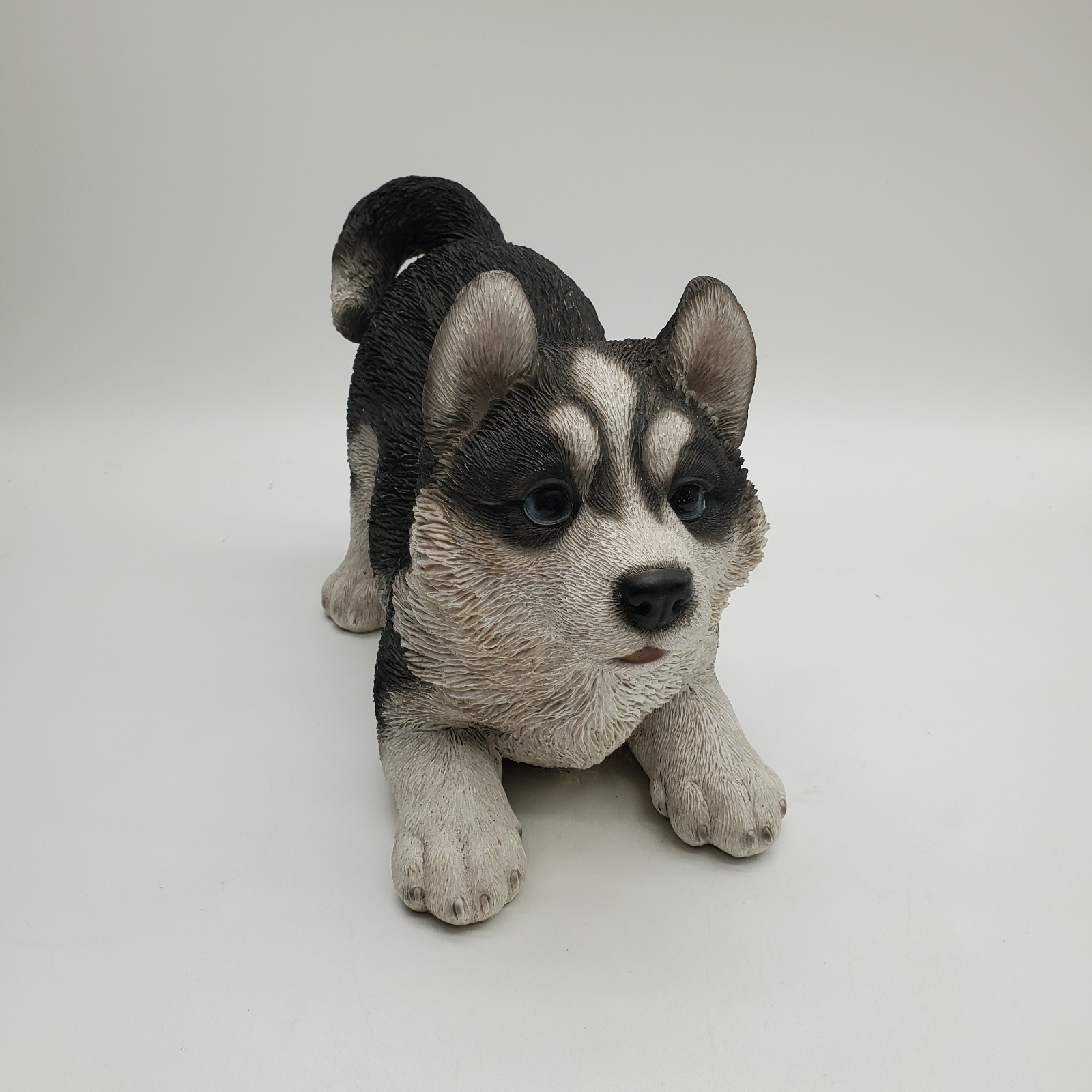 Hotant Polystone Black and White Siberian Husky Puppy Figurine Hotant Polystone Black and White Siberian Husky Puppy Figurine