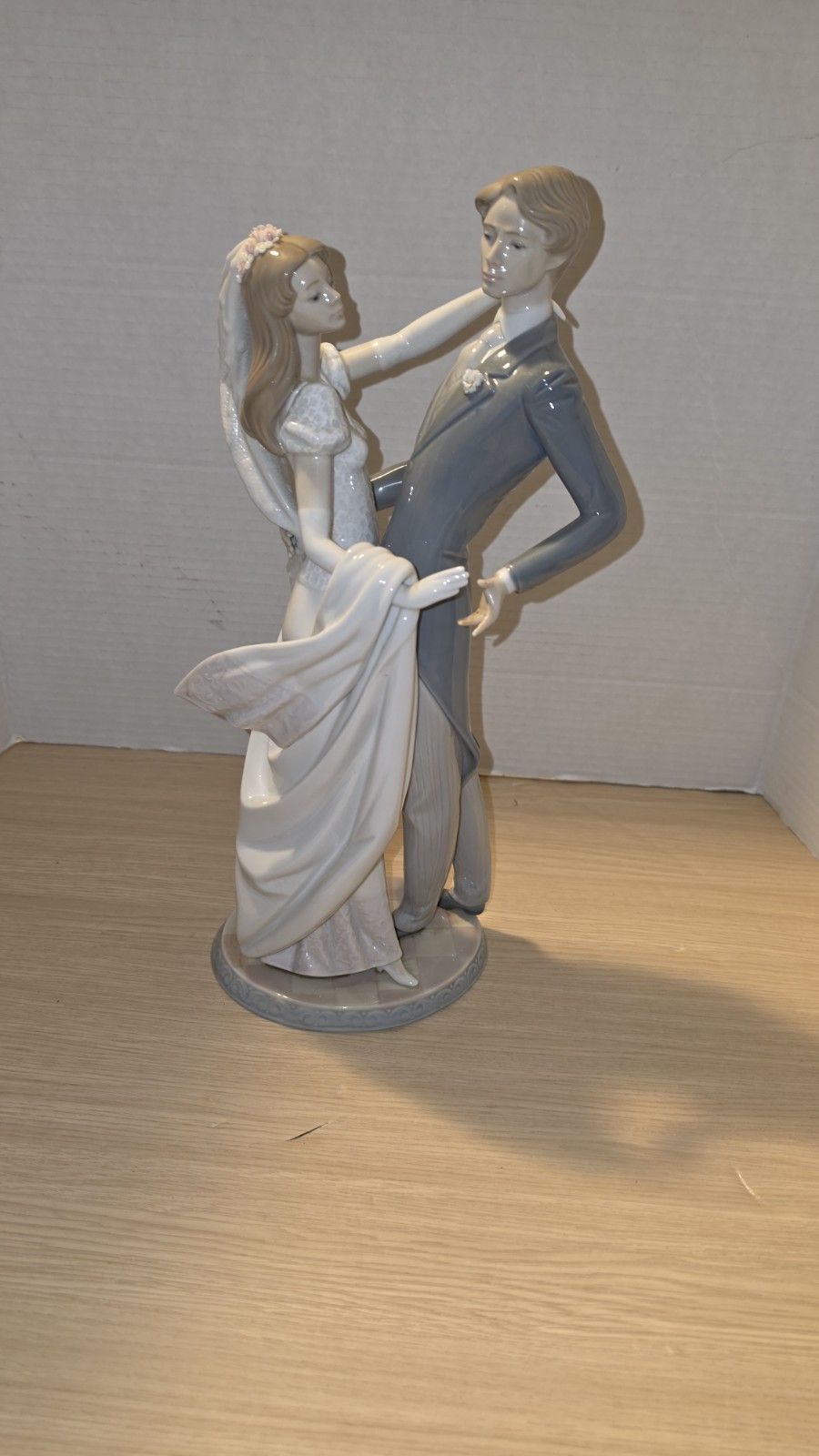 Lladro 1528 I Love You Truly Wedding Figurine Bride Groom Dancing Figurine