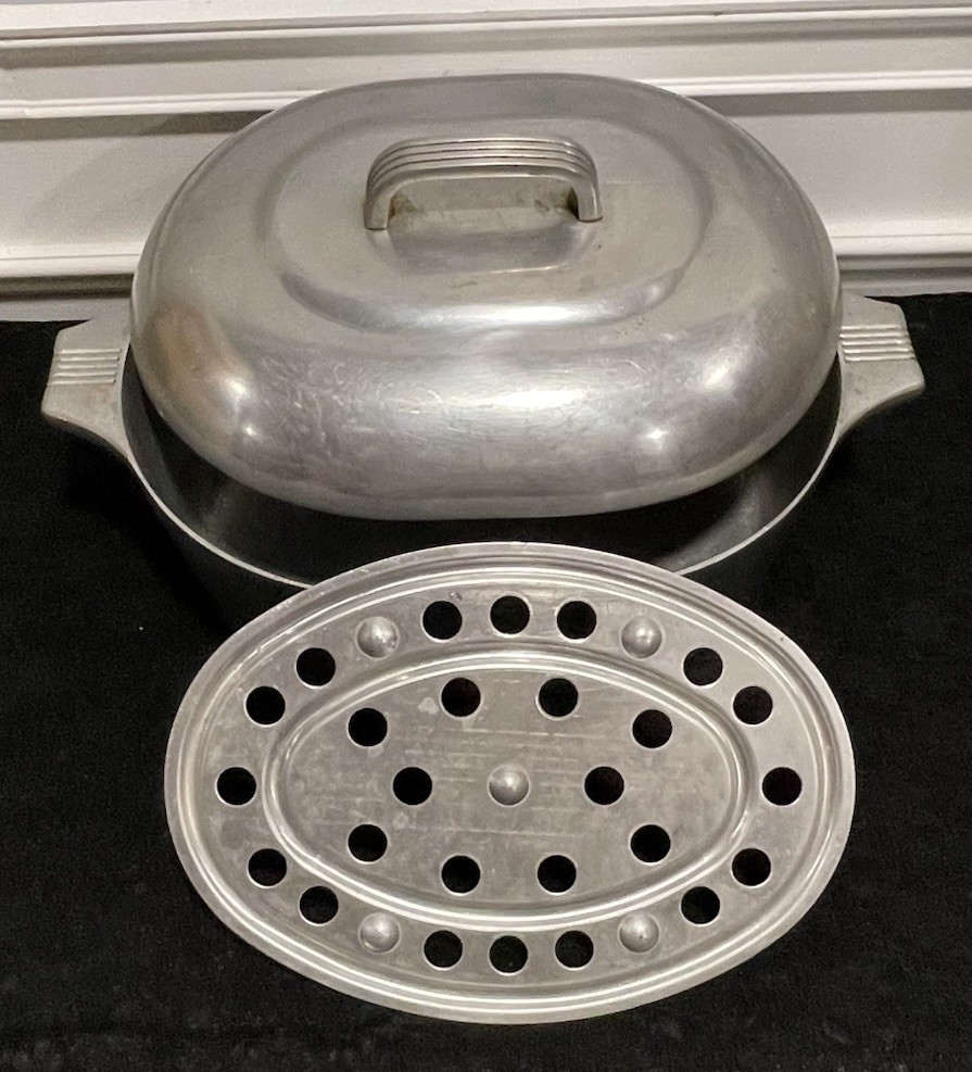 Vtg MAGNALITE GHC Cast Aluminum Large 8 Qt Dutch Roaster w/ Trivet & Lid