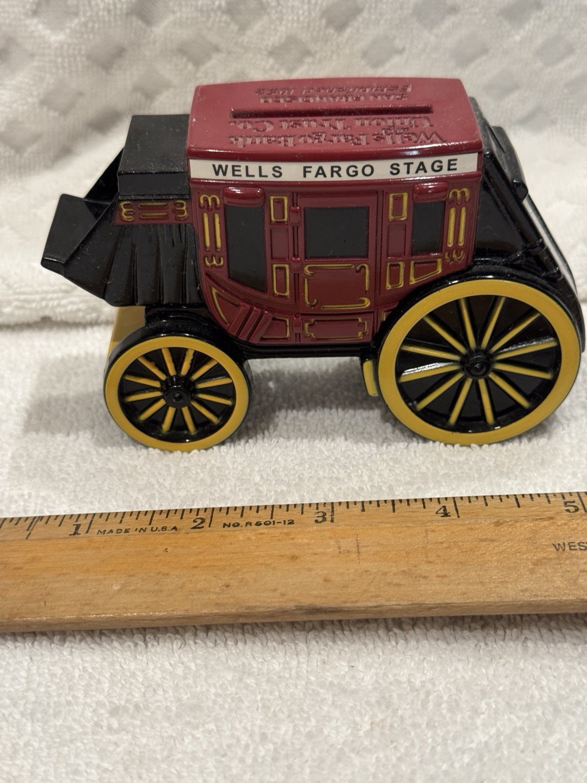 Wells Fargo Stagecoach Cast Iron Bank Metal Carriage Paperweight 2 Keys Diecast