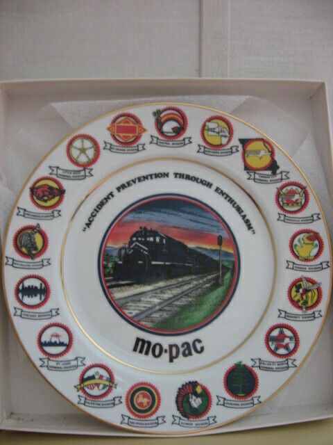 Vintage MO- PAC COLLECTOR\'S PLATE \
