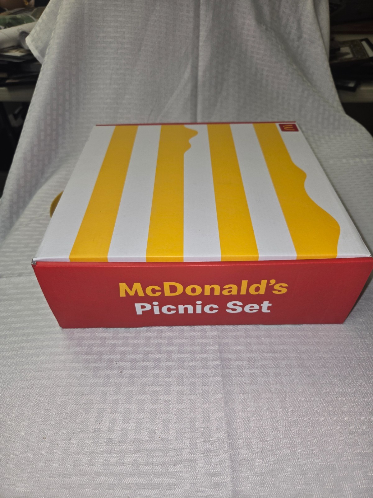 McDonald\'s 2021 Picnic Set Korean Brand New in the Box-Cooler / Insulated Lunch McDonald\'s 2021 Picnic Set Korean Brand New in the Box-Cooler / Insulated Lunch