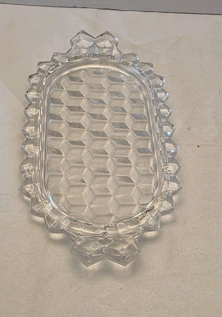VINTAGE FOSTORIA AMERICAN CLEAR GLASS SM OVAL SERVING TRAY OR UNDER TRAY DIAMOND VINTAGE FOSTORIA AMERICAN CLEAR GLASS SM OVAL SERVING TRAY OR UNDER TRAY DIAMOND