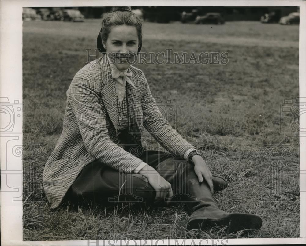 1939 Press Photo Mrs. Lanning Harvey Jr. At Monmouth County Horse Show NJ