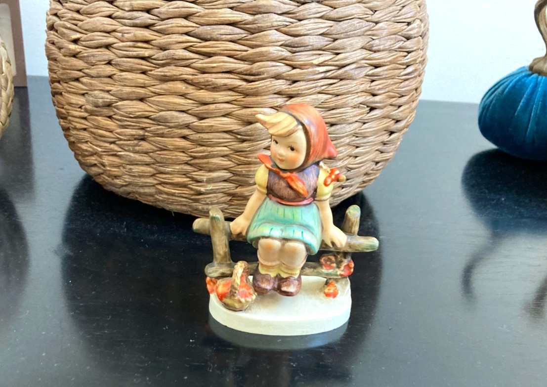 Vintage Hummel/W.Goebel Porcelain Figurine 