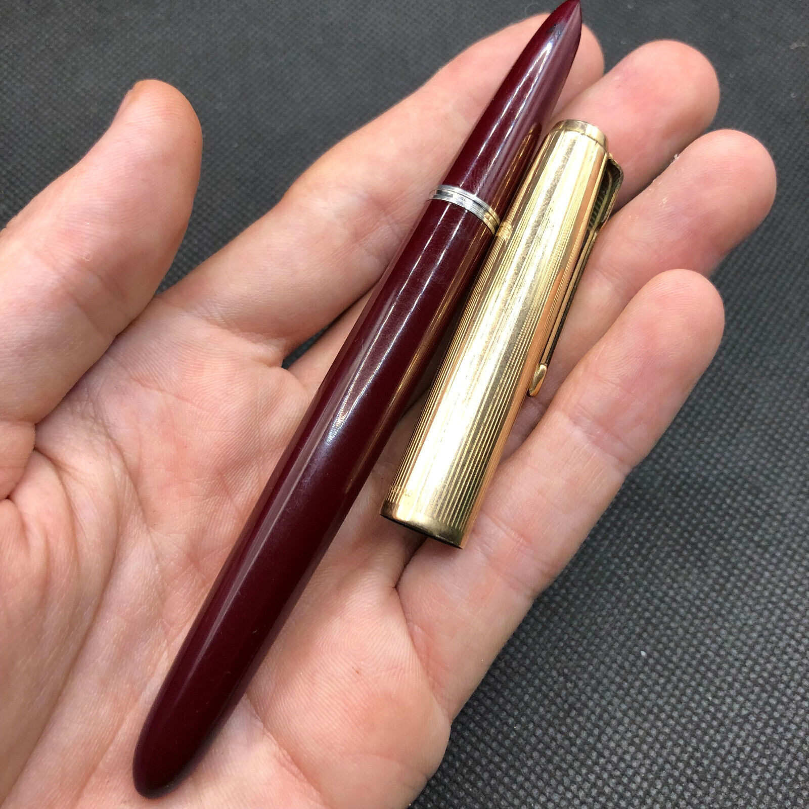 PARKER 51 Fountain Pen USA 1/10 12K Gold Filled Burgundy color case