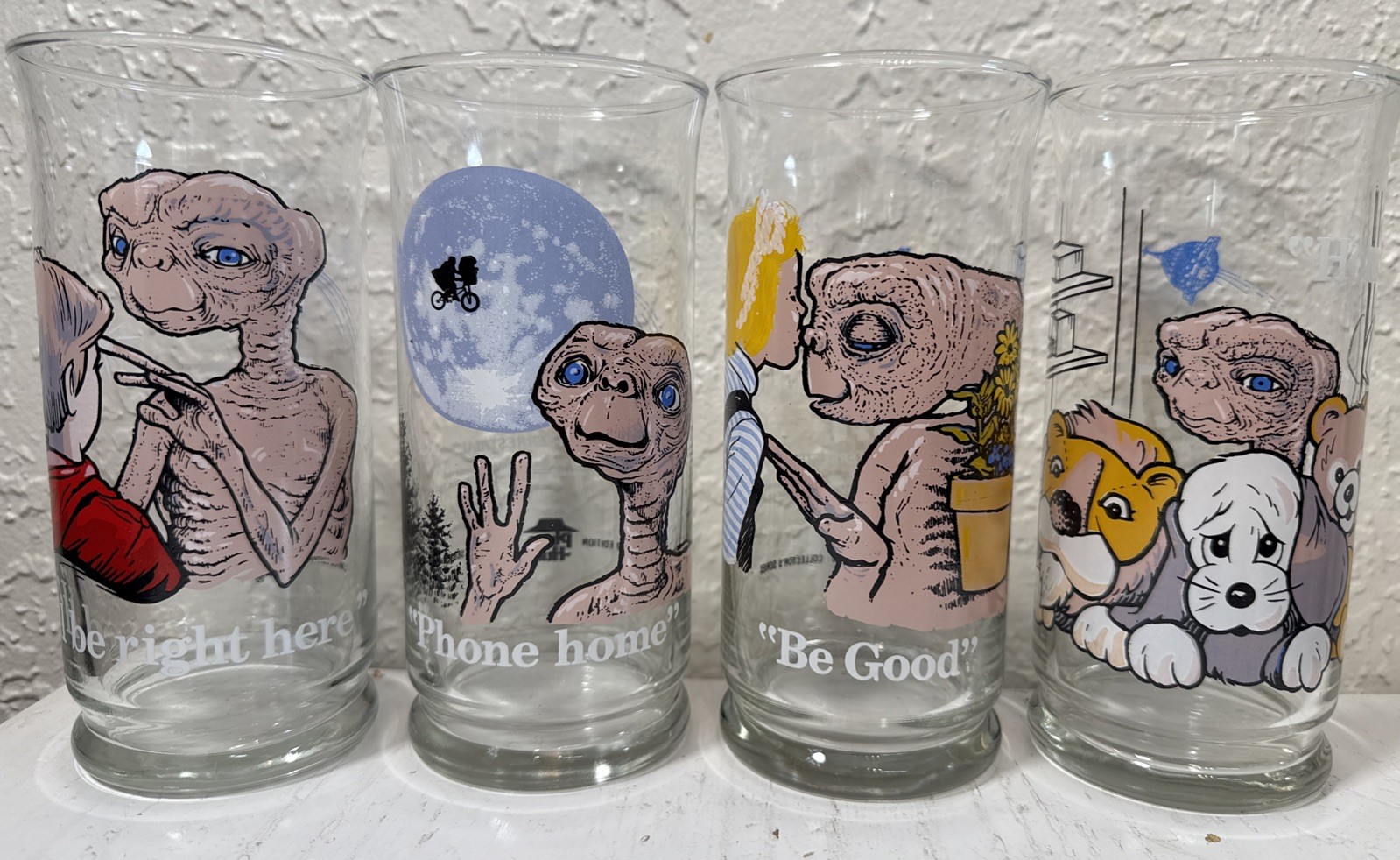 Vintage 1982 ET Pizza Hut Collectors Series Complete Set of 4 Glasses - Nice Vintage 1982 ET Pizza Hut Collectors Series Complete Set of 4 Glasses - Nice