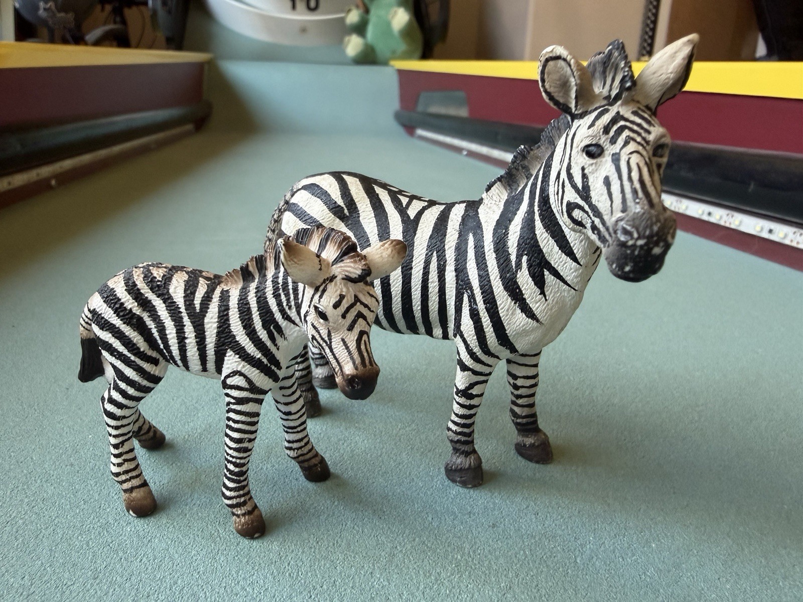 Schleich 2008 Zebra Stallion 14391 + Foal 14393 Figure African Safari Baby Toy Schleich 2008 Zebra Stallion 14391 + Foal 14393 Figure African Safari Baby Toy