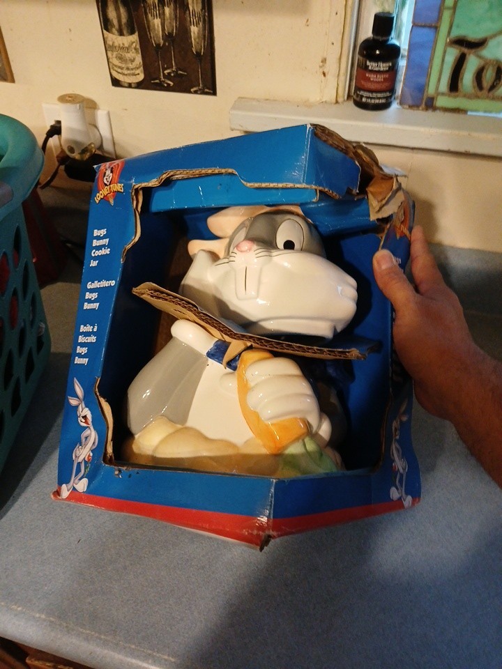 VINTAGE 1997 Looney Tunes BugsBunny Cookie Jar By Gibson Inc NIB great condition