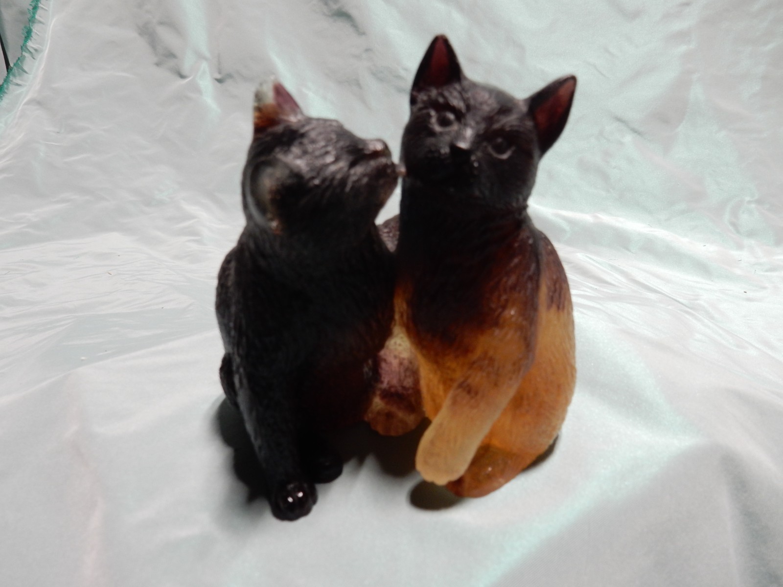 Daum Crystal Pate de Verre Amber and Black Kitten Pair Figurine in original box Daum Crystal Pate de Verre Amber and Black Kitten Pair Figurine in original box