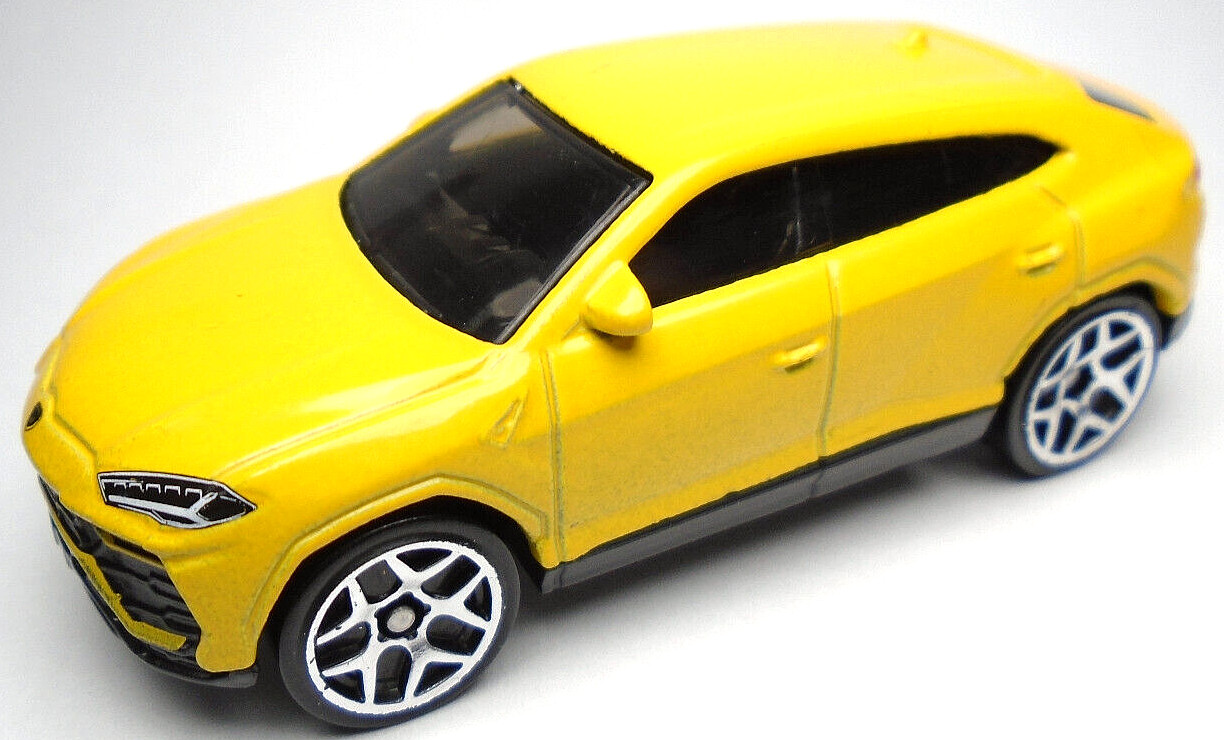 2020 HOT WHEELS \'17 LAMBORGHINI URUS YELLOW 1:64 DIECAST 2 3/4\ 2020 HOT WHEELS \'17 LAMBORGHINI URUS YELLOW 1:64 DIECAST 2 3/4\