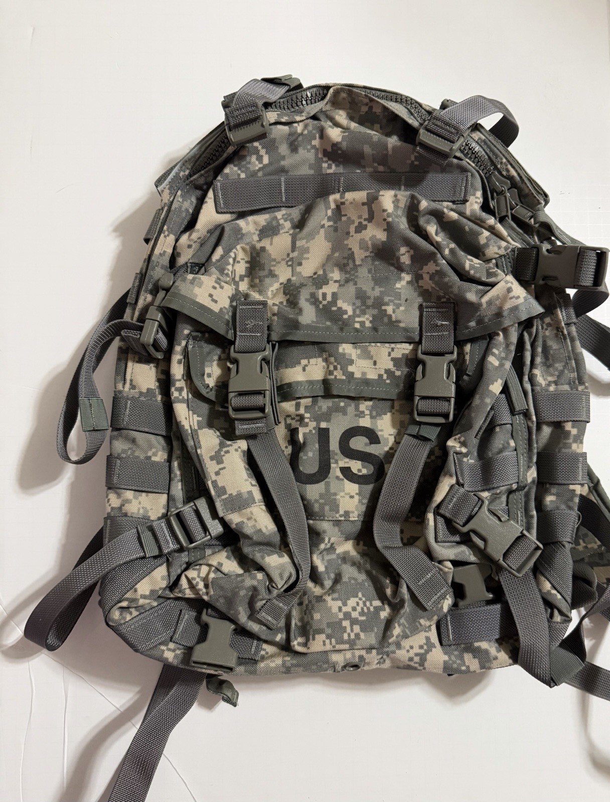 US Military Backpack Bag Camo US Outdoors Camping Hiking NEW 17 x 14 Laying flat