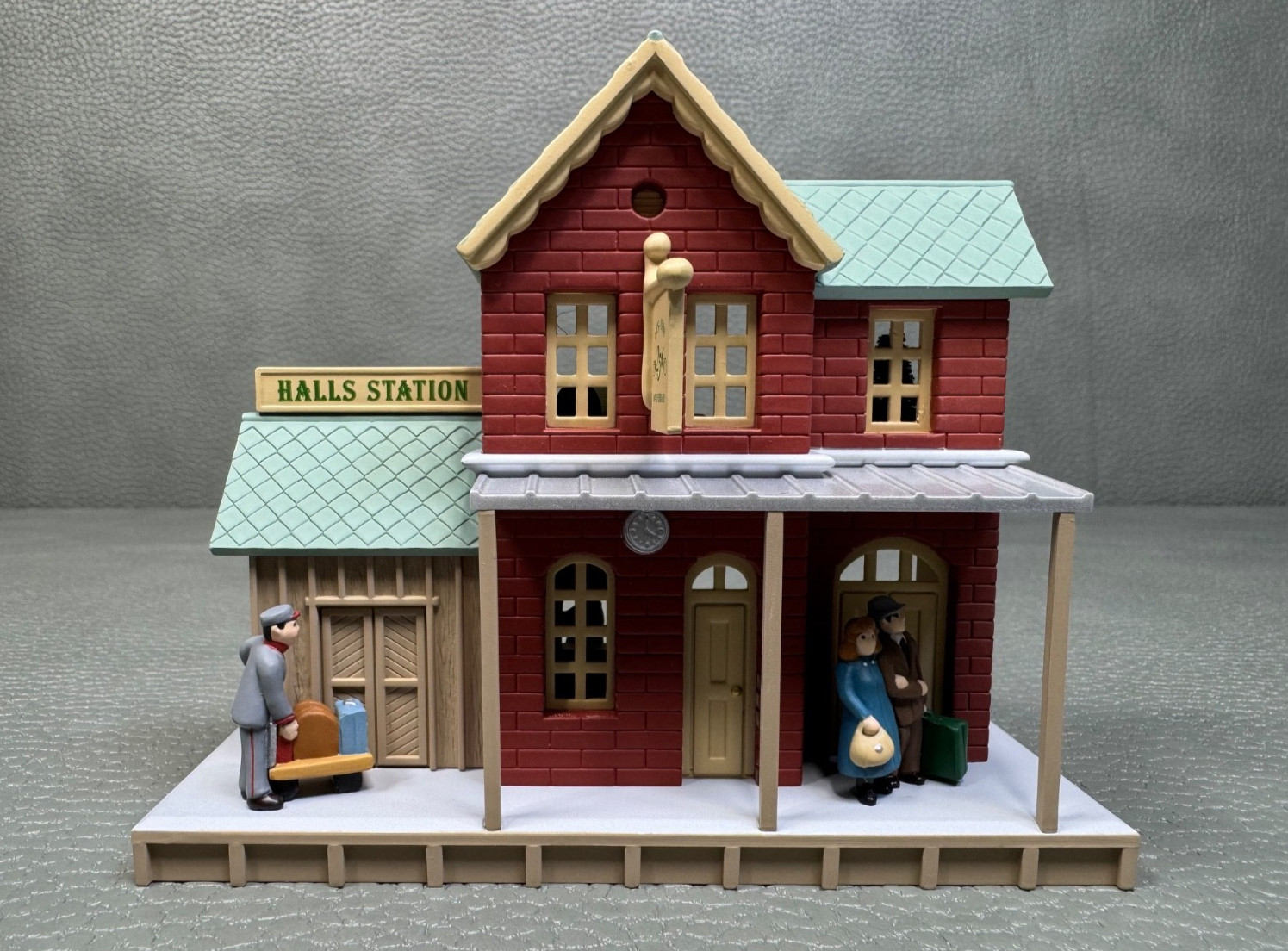 Hallmark 1998 Halls Station Christmas Ornament