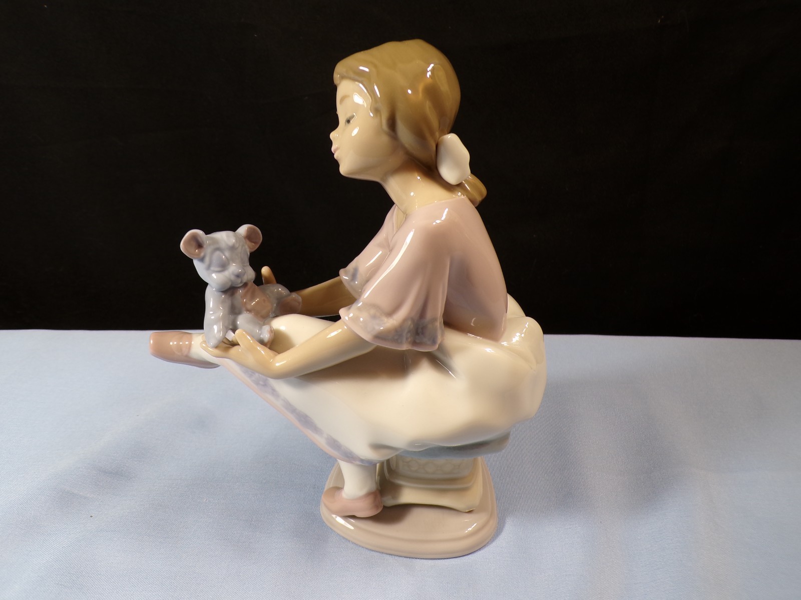 Lladro Porcelain Figurine #7620 Best Friend 1993 Collectors Society Girl w/ Bear