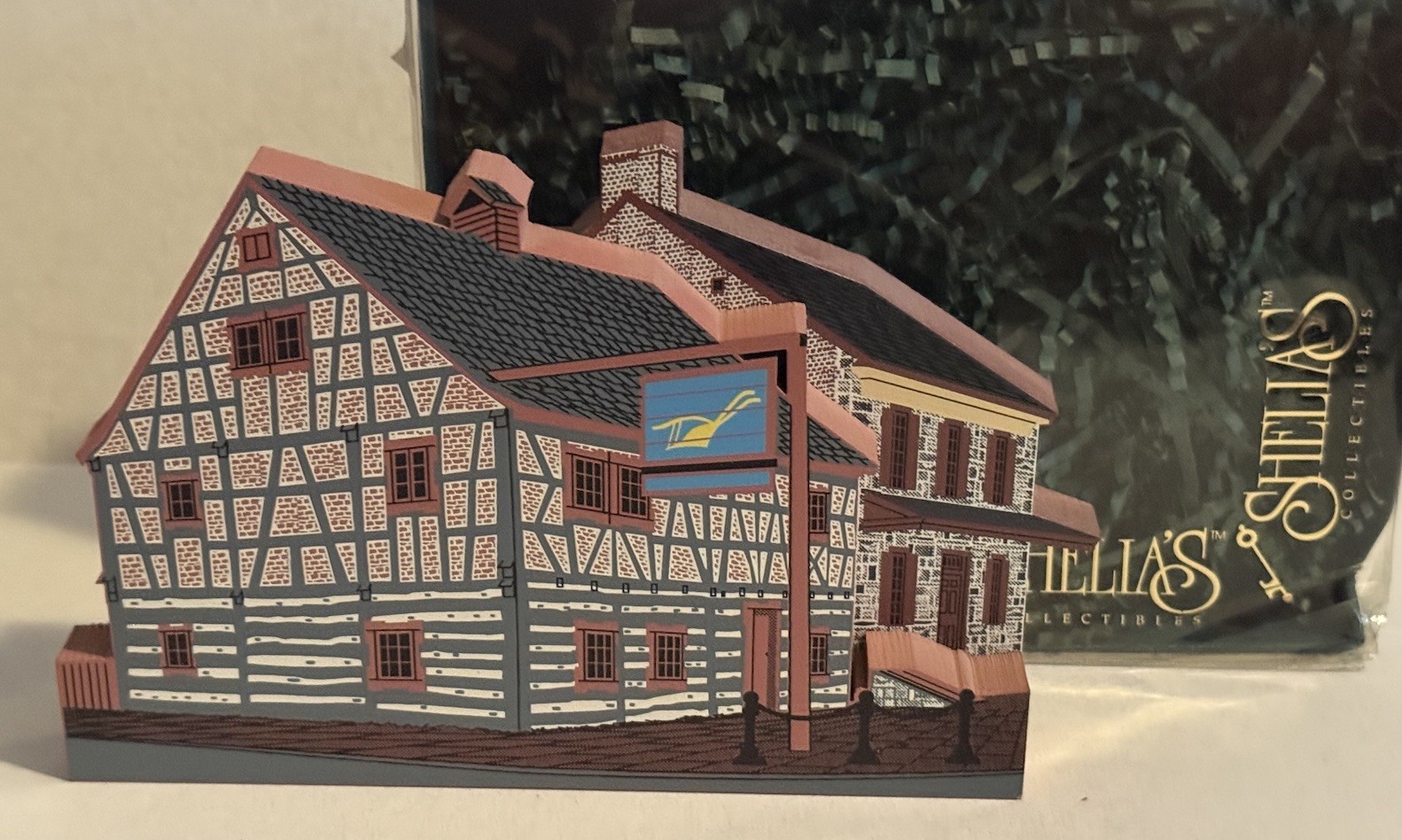 HTF Shelia’s Collectibles Plough Tavern & Gates House York PA Vintage 1996 NEW