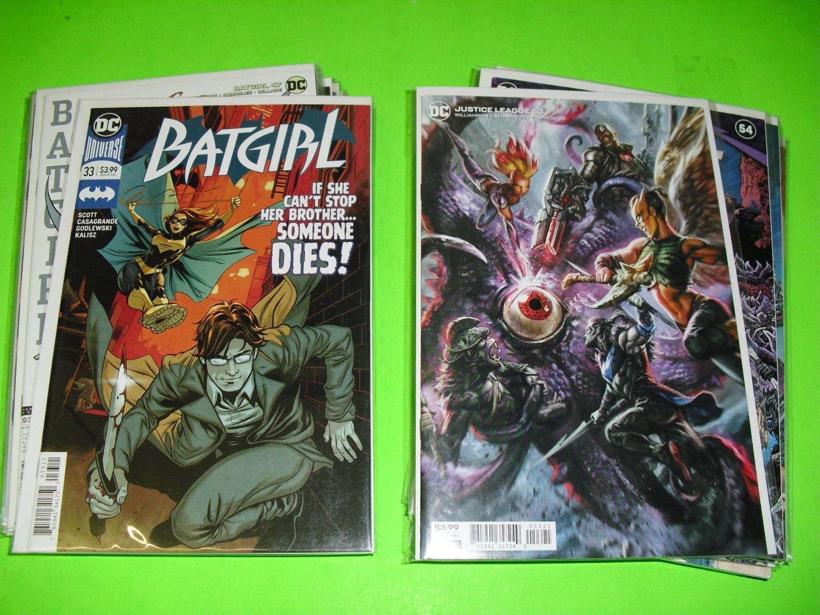 Lot of 25 Batgirl, Catwoman, Justice League & Titan comics NM DC 1 26 53 33 47 Lot of 25 Batgirl, Catwoman, Justice League & Titan comics NM DC 1 26 53 33 47