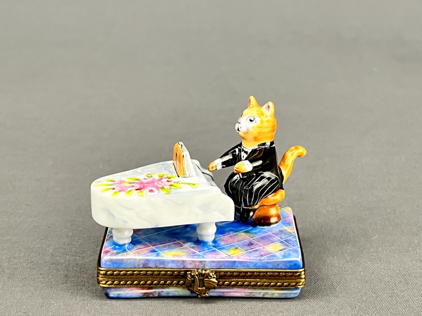 Limoges RMC Limted Ed CAT PLAYING PIANO Porcelain 2 1/4 Limoges RMC Limted Ed CAT PLAYING PIANO Porcelain 2 1/4