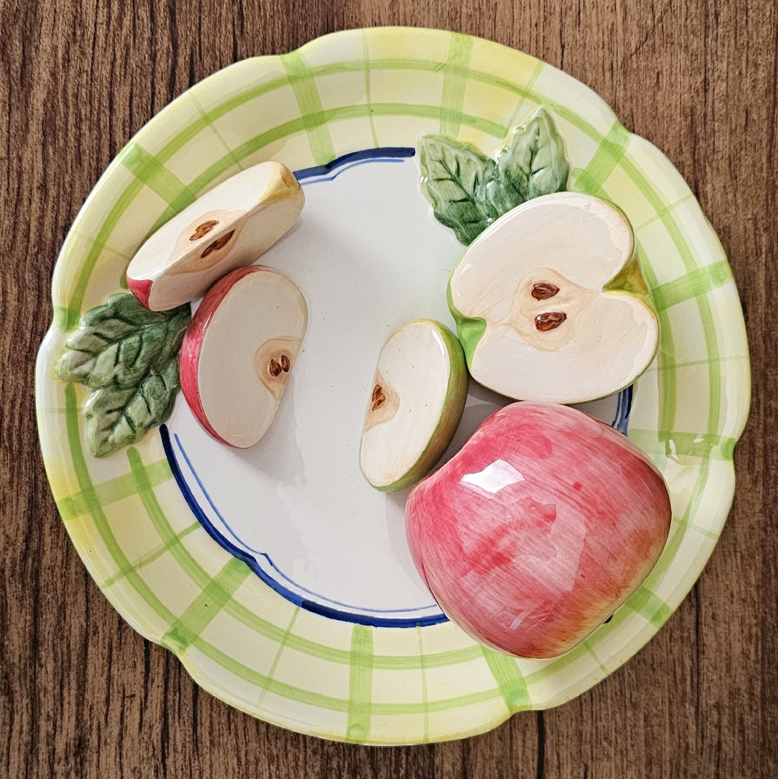 Vintage Bella Casa by Ganz 3D Ceramic Apple Wall Plate 8