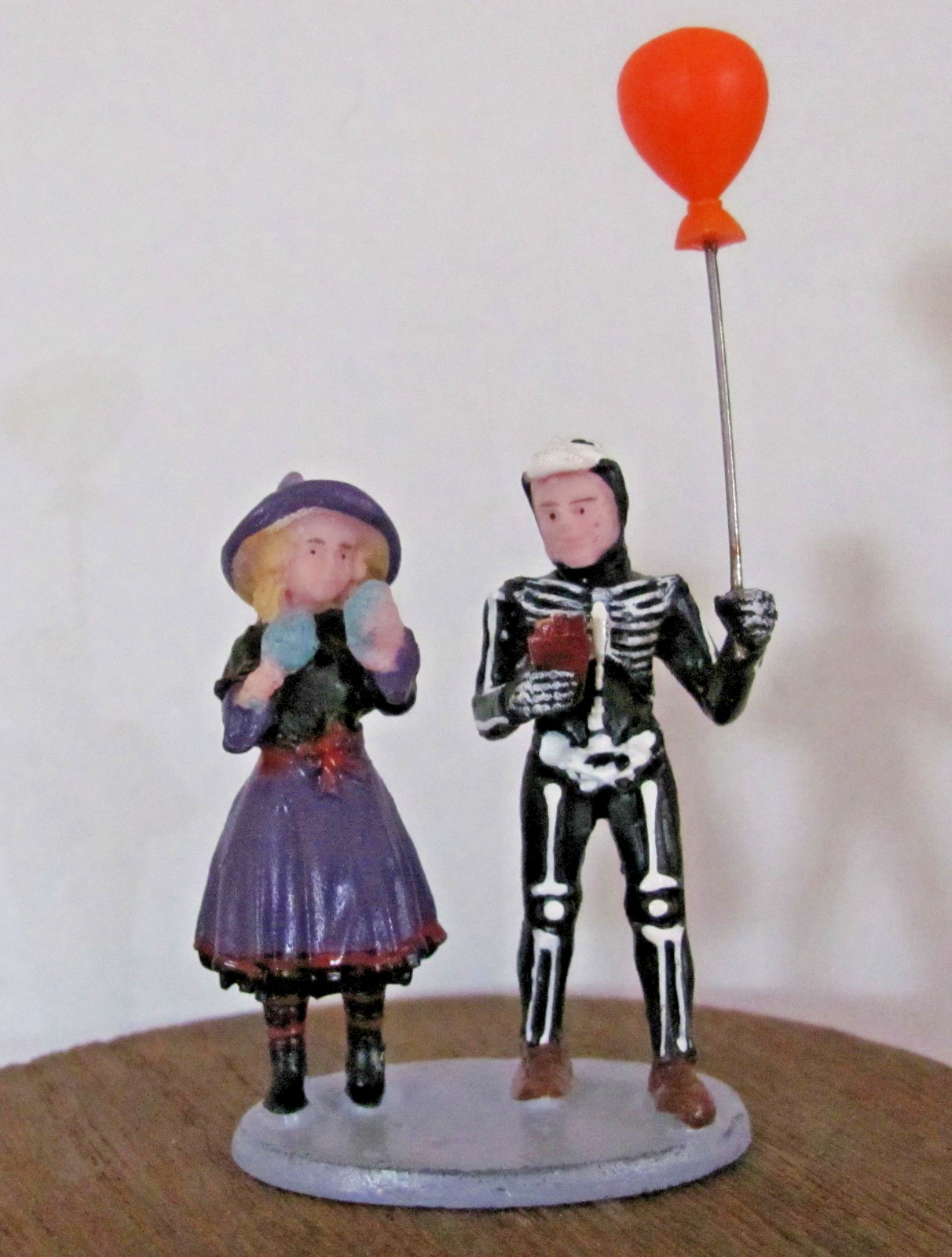 Lemax Spooky Town Figurine - Carnival Companions #62609 - NEW for 2026 Lemax Spooky Town Figurine - Carnival Companions #62609 - NEW for 2026
