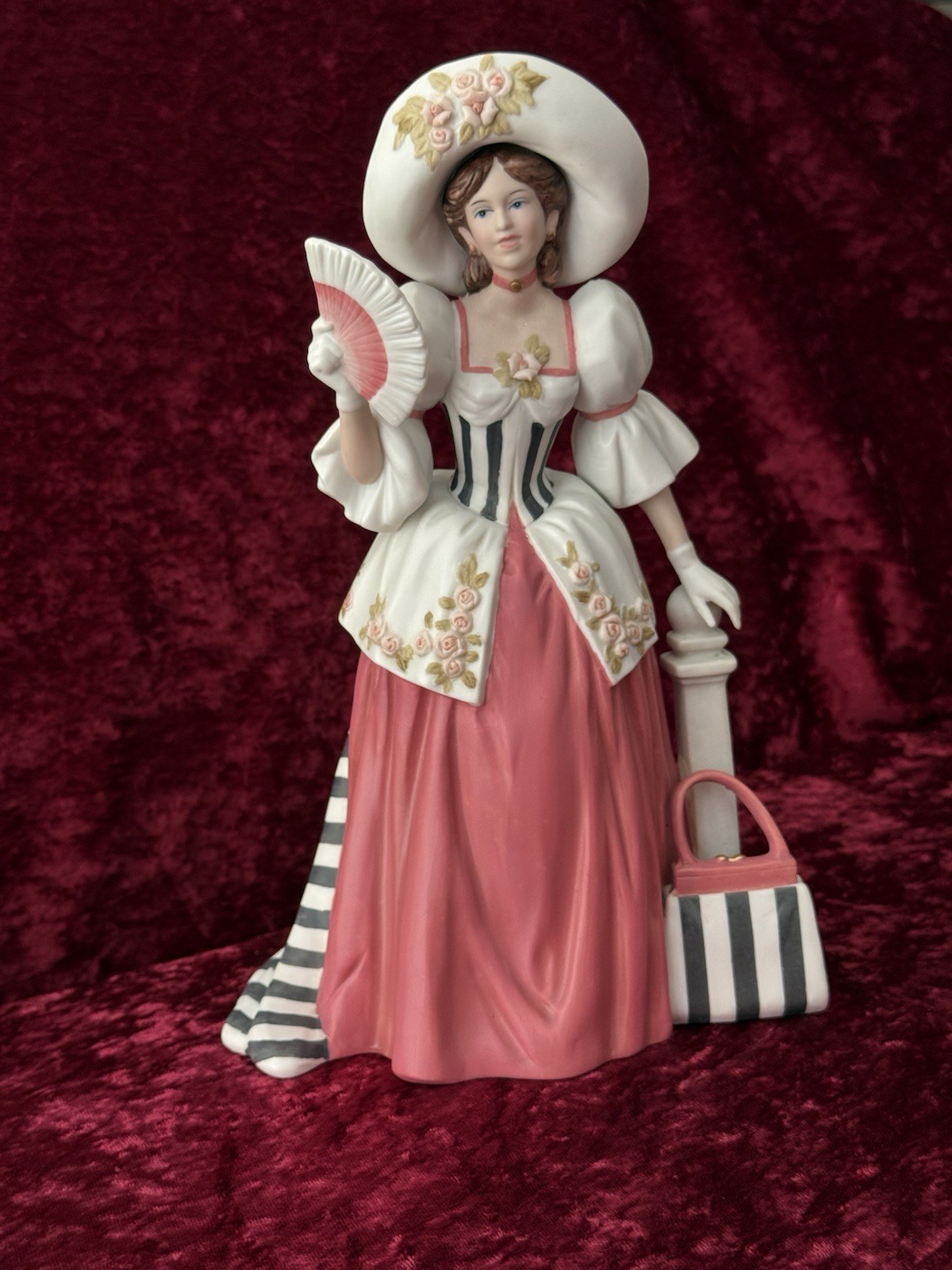 VTG. Avon 1994 Beautiful Mrs. Albee President's Club Award Porcelain Figurine.