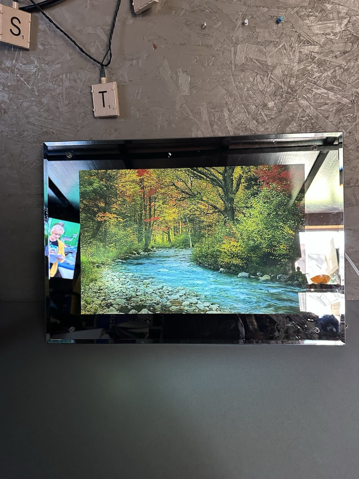 Vintage Motion Animated Scenic Wall Light w/ FLowing Forest River Sounds & Light