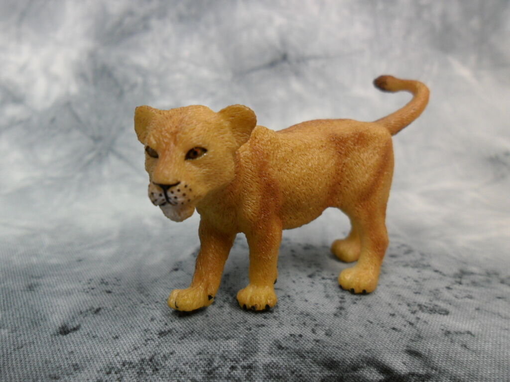 CollectA NIP * Lion Cub - Walking * #88417 Wildlife Model Toy Figurine Replica