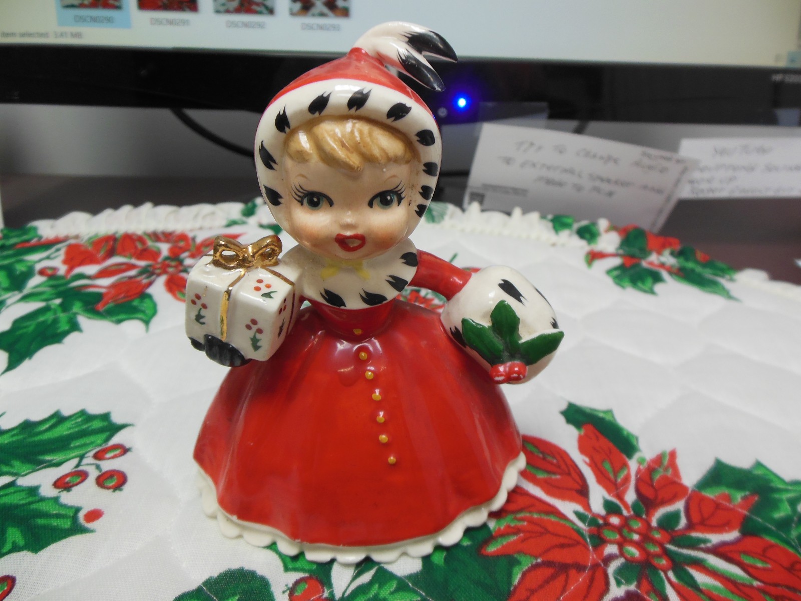 VINTAGE MID CENTURY CHRISTMAS GIRL SHOPPER FIGURINE HOLDING GIFT AND MUFF 4\ VINTAGE MID CENTURY CHRISTMAS GIRL SHOPPER FIGURINE HOLDING GIFT AND MUFF 4\