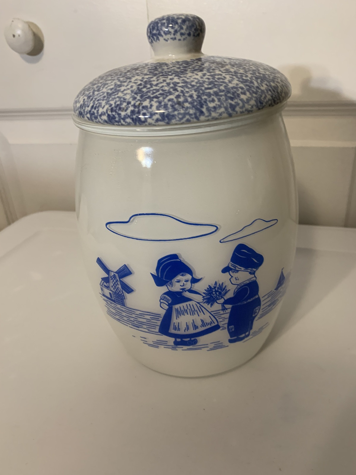 VTG Bartlett Collins Turquoise Blue & White Glass Dutch Boy Girl Cookie Jar 9”
