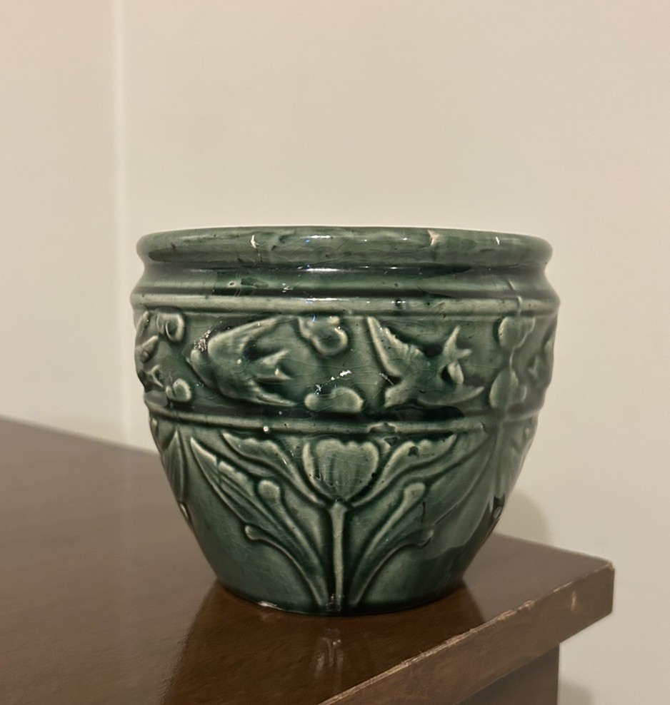 RARE 1917 Brush McCoy Flying Birds & Tulips Green Jardiniere Planter #239 CRACK