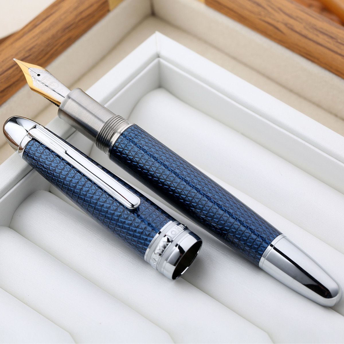 Majohn P136 Piston Fountain Pen EF/F / Flex  Nib, Brass & Blue Carbon Fiber