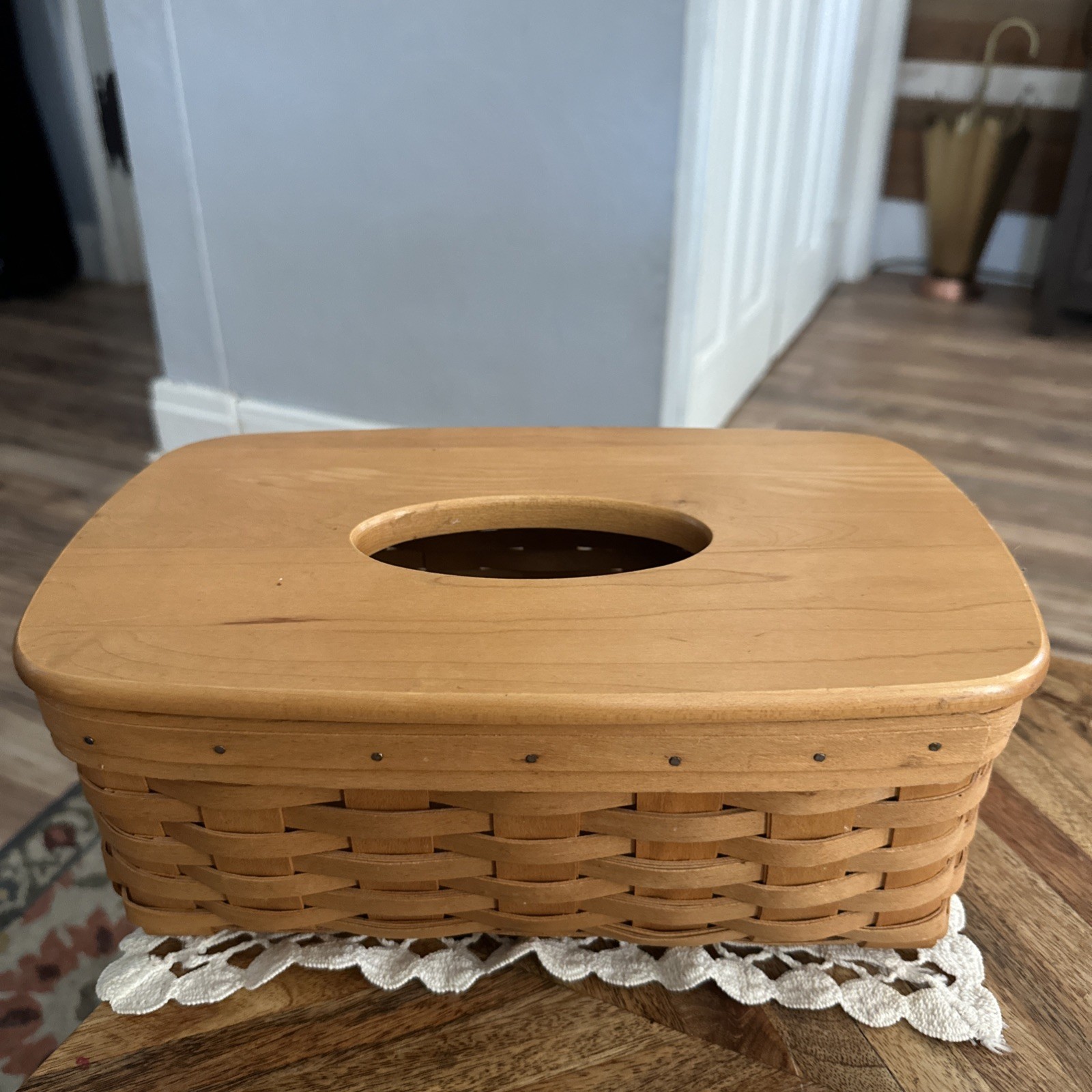 Longaberger 2000 Long Woven Tissue Box Basket & Wood Lid Longaberger 2000 Long Woven Tissue Box Basket & Wood Lid