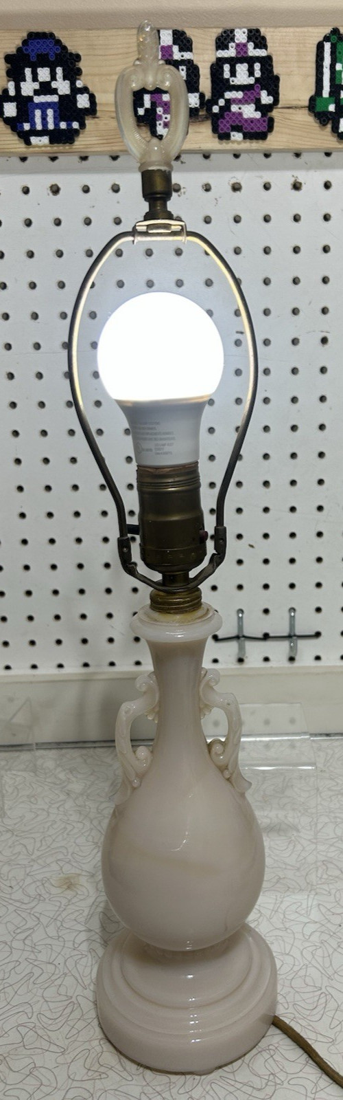Aladdin G-260 Alacite Glass Ivory Electric Table Lamp 1940\'s Uranium Finial