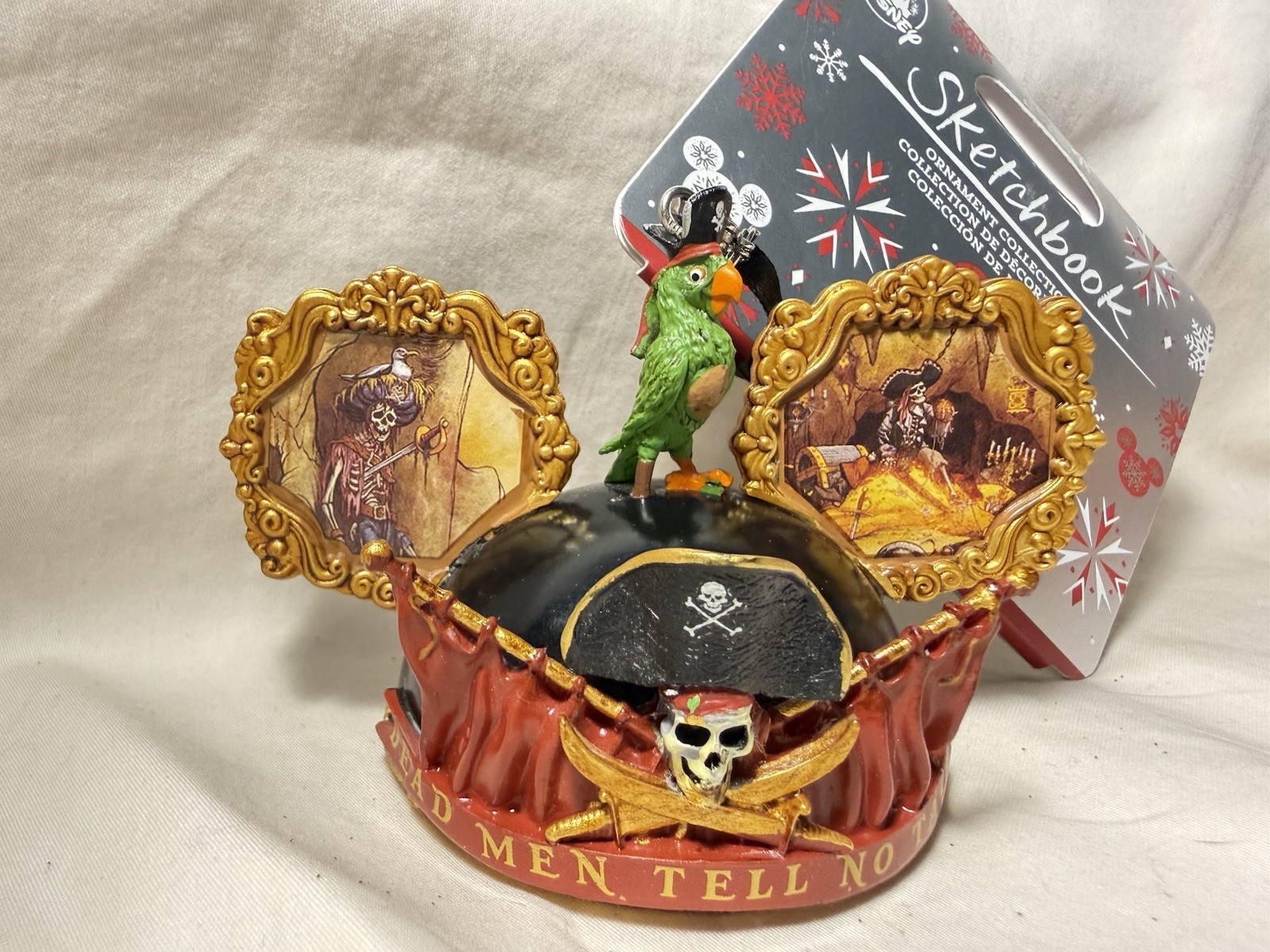 DISNEY  PIRATES OF THE CARIBBEAN RIDE EARHAT ORNAMENT NWT