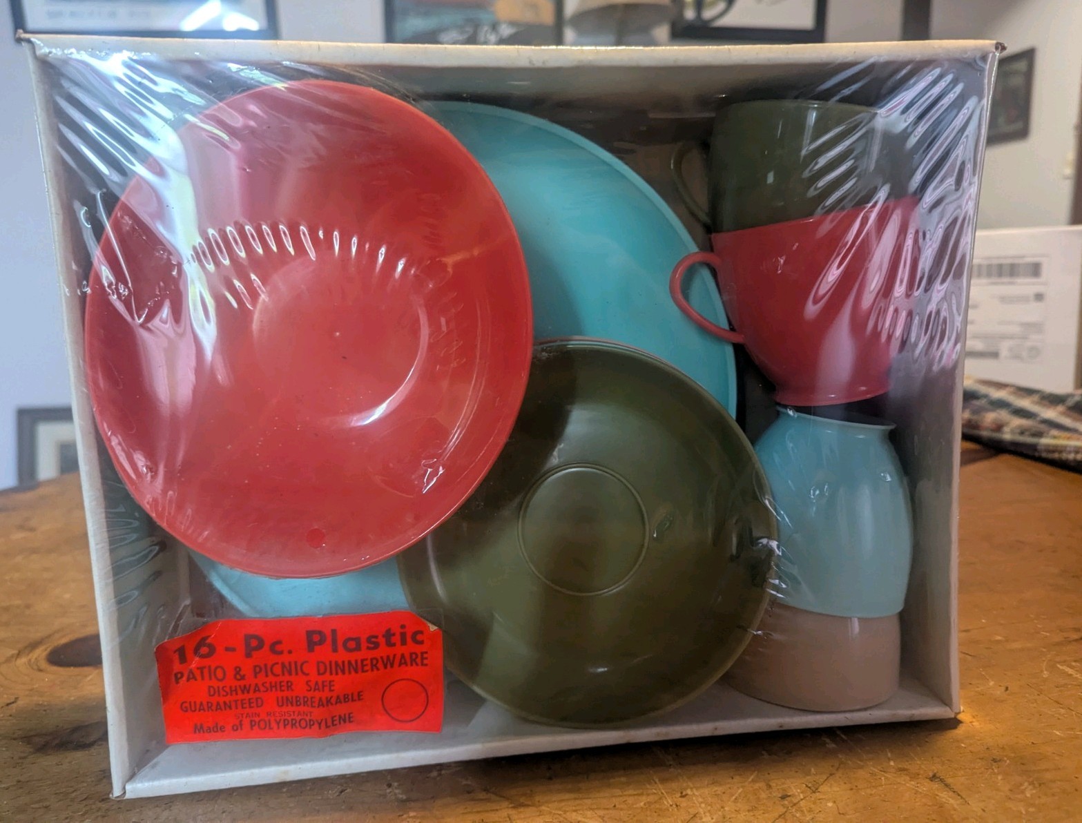 Vintage Lady Arnold Arnoldware-Rogers 16 piece Dinnerware set sealed in box NOS