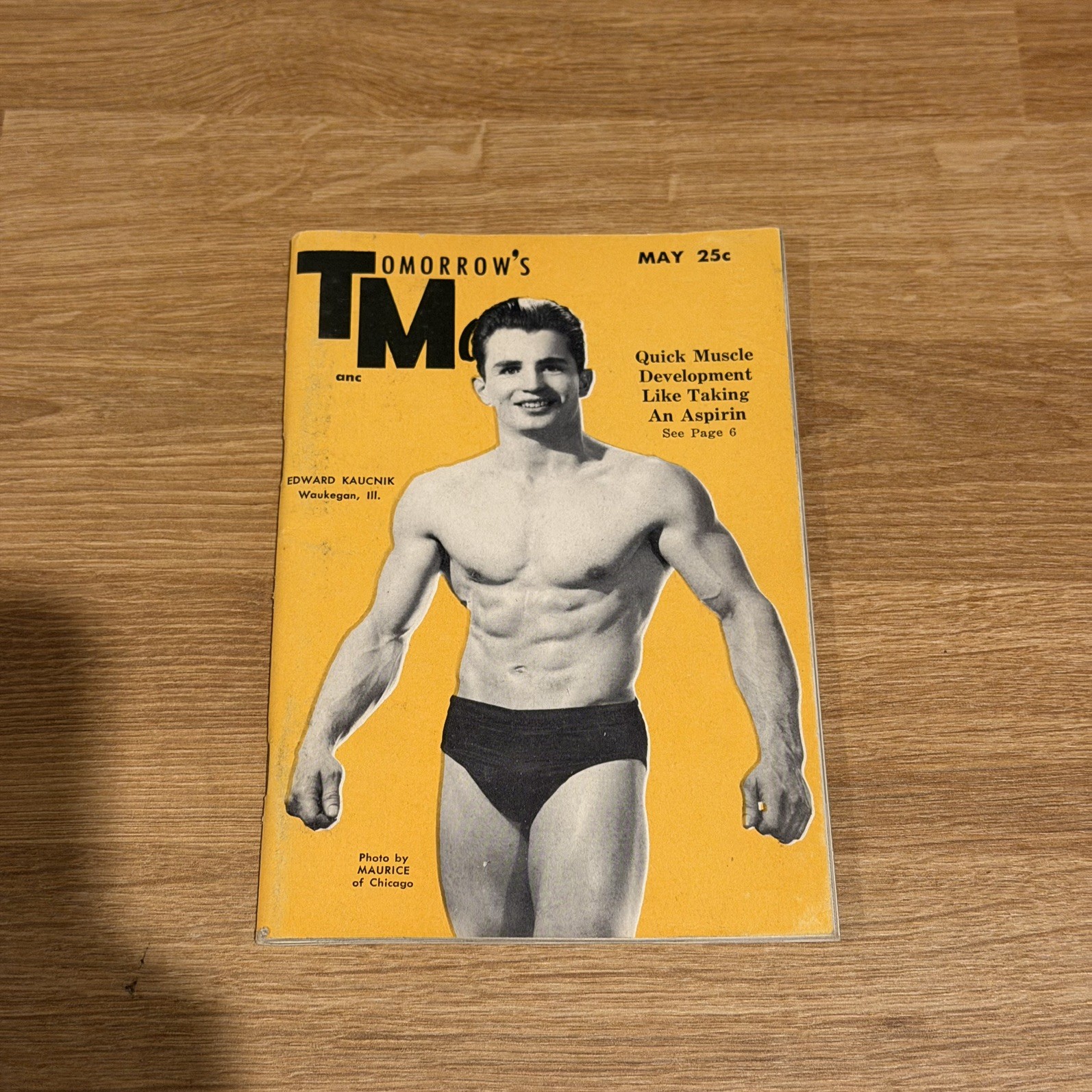 TOMORROWS MAN MAY 1955 PHYSIQUE PHOTOGRAPHY & ART MAGAZINE GAY Interest RARE