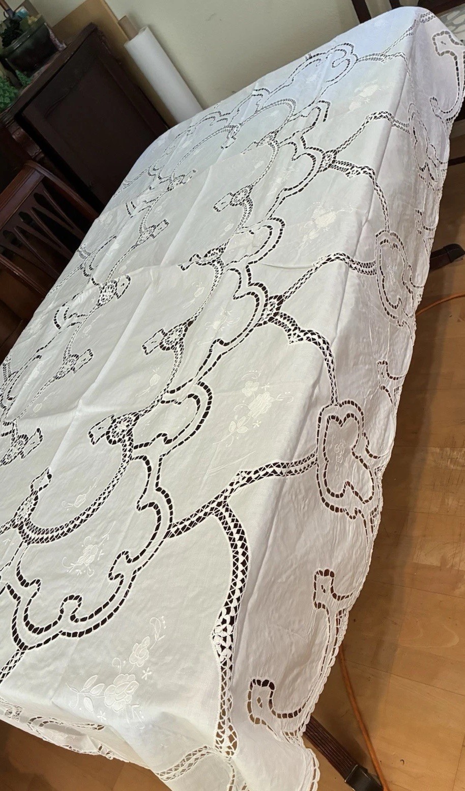Vintage Ann's Shanghai Hand Embroidered Cotton Tablecloth Set 13 Pc 72x108 NOS