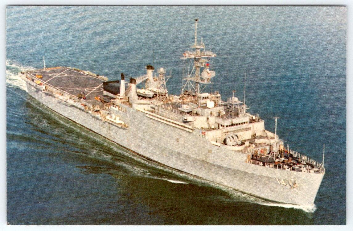 U.S.S. TRENTON SHIP AMPHIBIOUS TRANSPORT DOCK 1971 BREMERTON WA VINTAGE POSTCARD