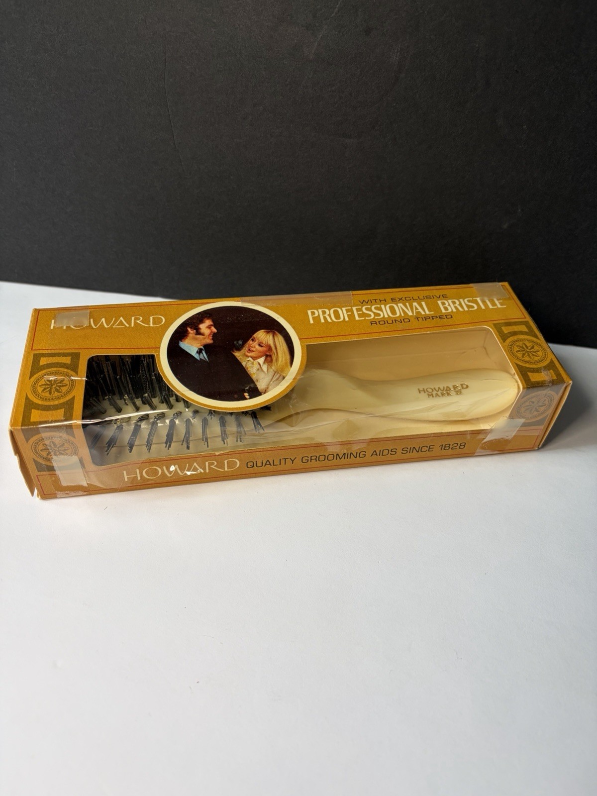VTG Howard Pro. Hairbrush Stiff Bristles Cream Original BOX Firma Grip 1960s  8”