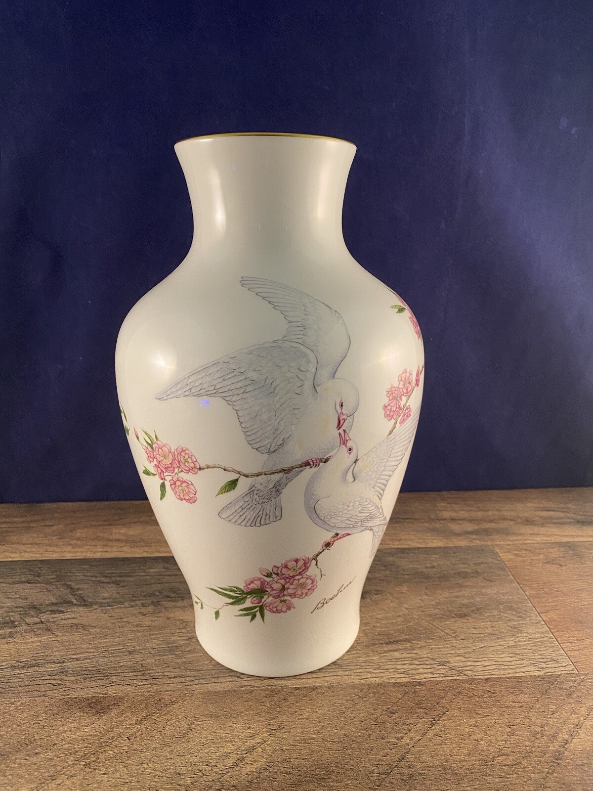 Boehm Tranquility Wedding Doves Bone China Vase England