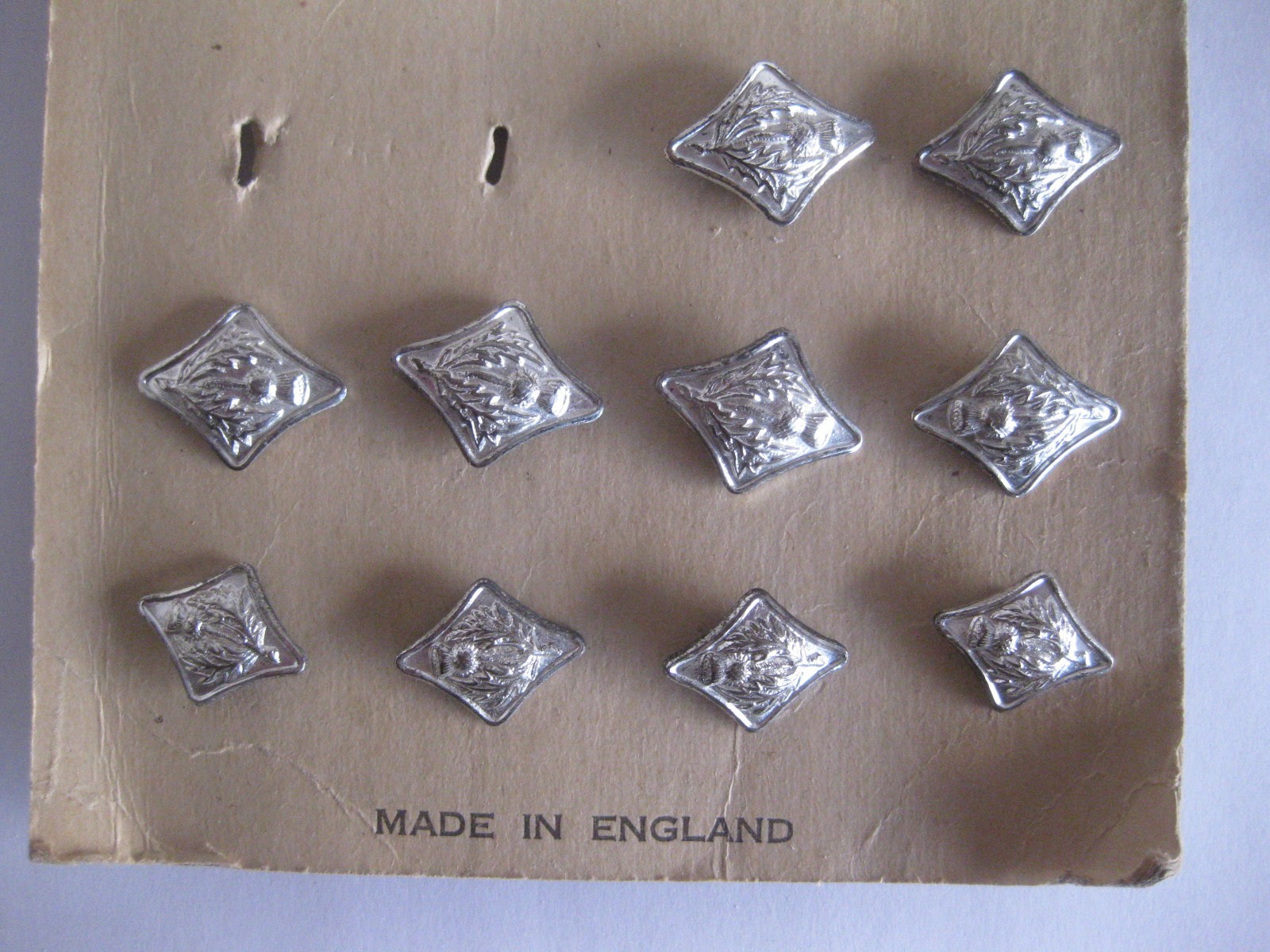 Scottish Thistle Buttons Silver Toned Two Sizes ( Lot of 10 ) Scottish Thistle Buttons Silver Toned Two Sizes ( Lot of 10 )