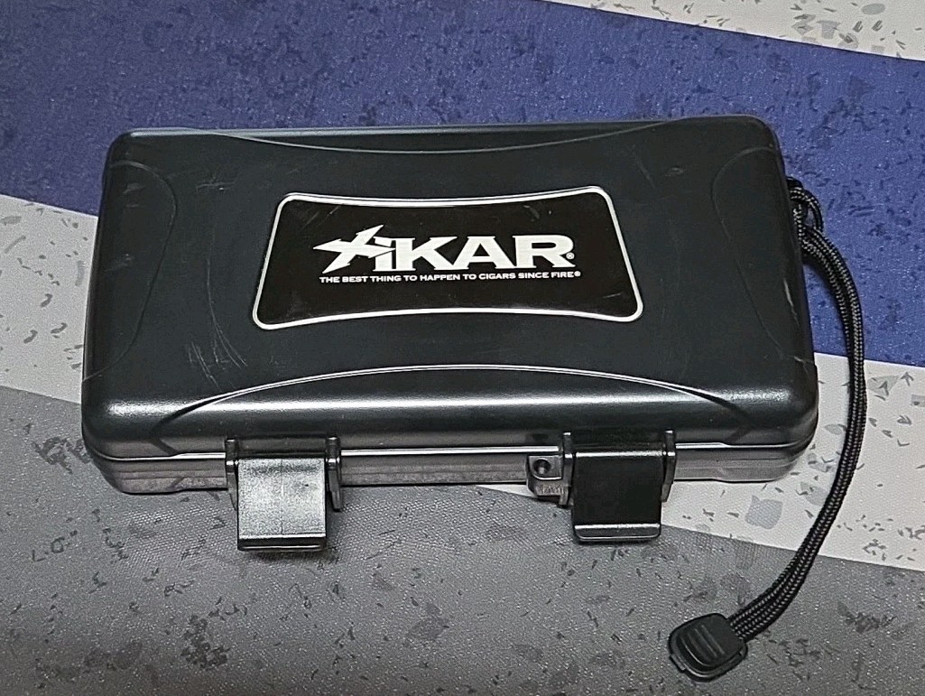 Xikar 205Xi 5 Cigar Travel Humidor-Extreme Protection, Rugged Pre-owned R2