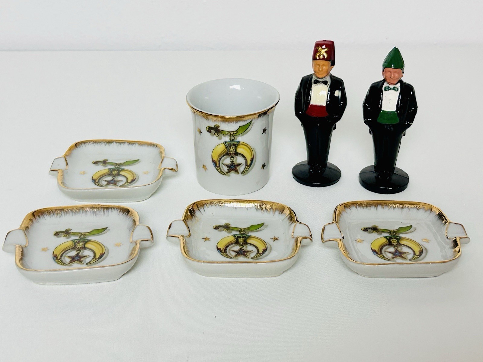 Vintage HB MACKRIDES Shriners Smoke Set & 2 Cast Metal Figures NOS