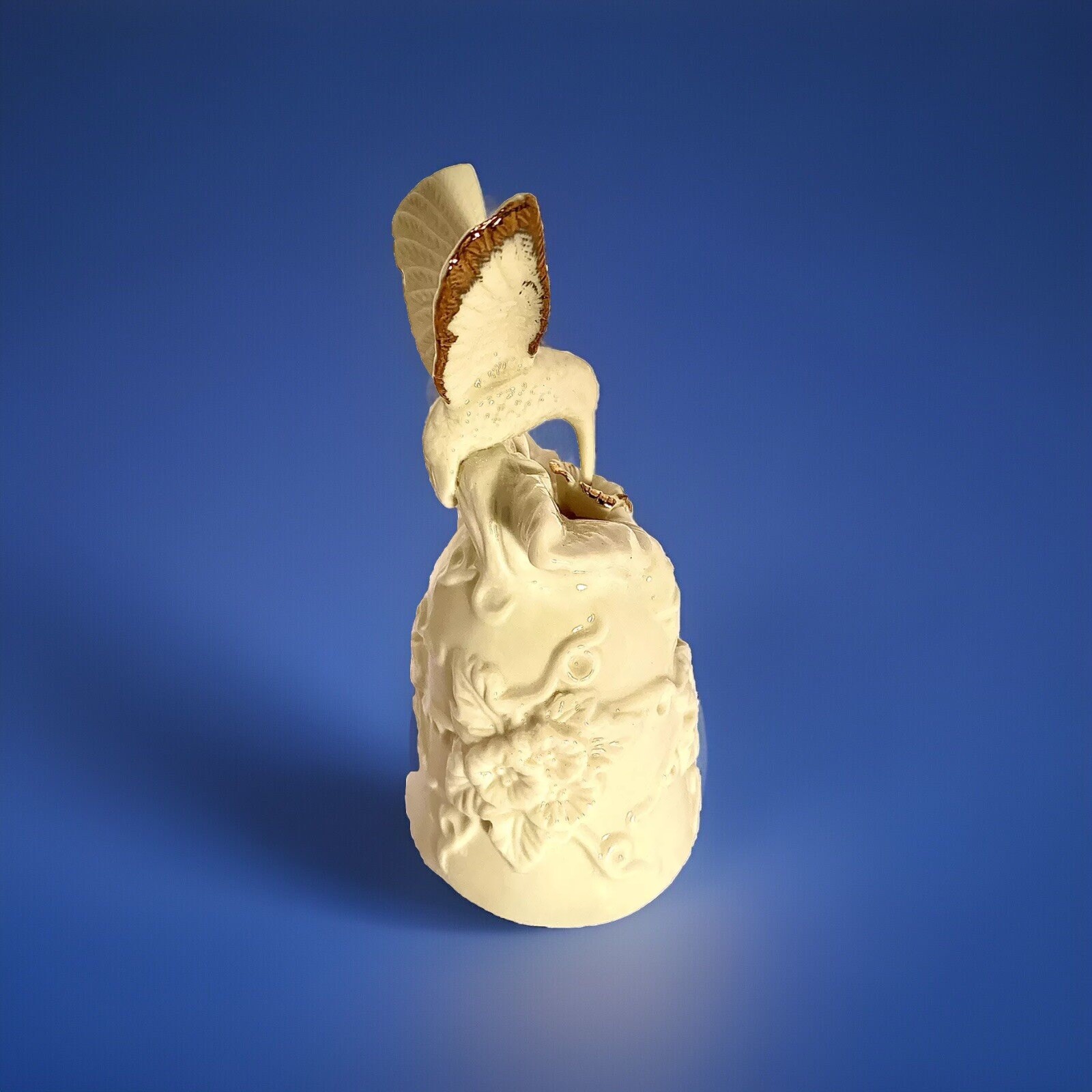 Beautiful Vintage Bisque Porcelain White Bell Figurine Hummingbird Gold Trim