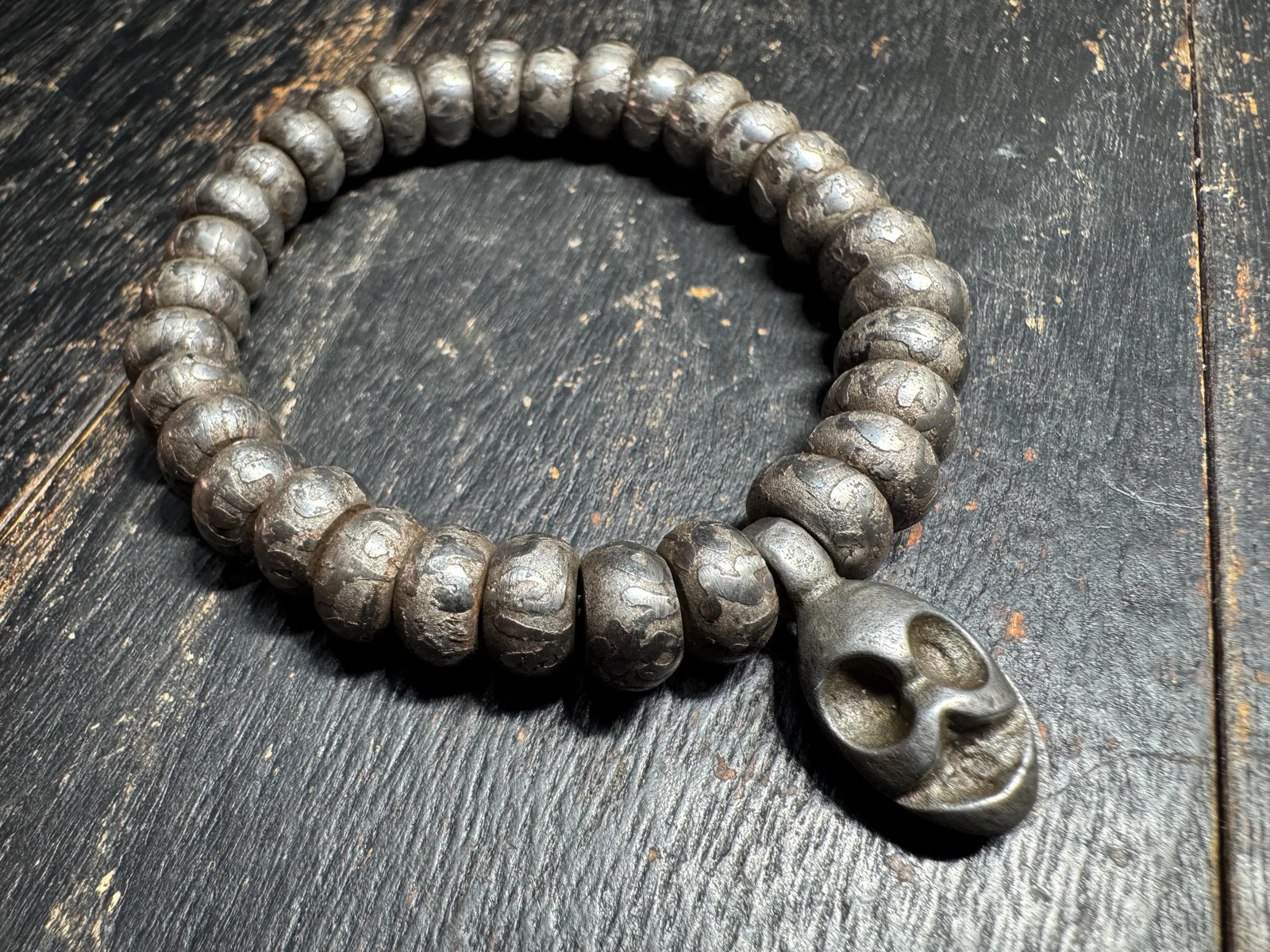 Tibetan Iron Meteorite Mala Bracelet – 32 Engraved Beads, Six-Syllable Mantra,