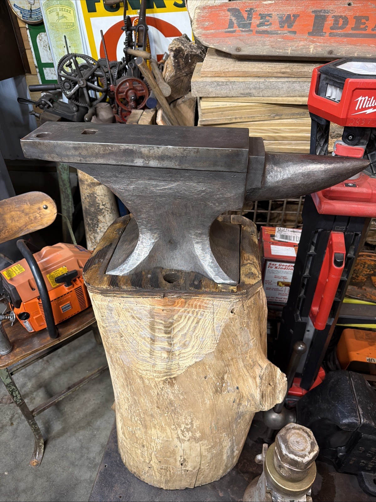 Vintage No Name Blacksmithing Anvil 115lbs  22 1/2”. Long Forge Tool