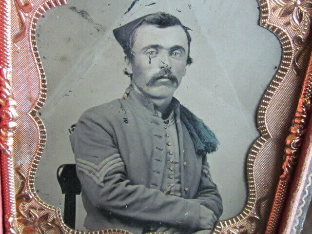 Civil War Zouave soldier tintype photograph & case