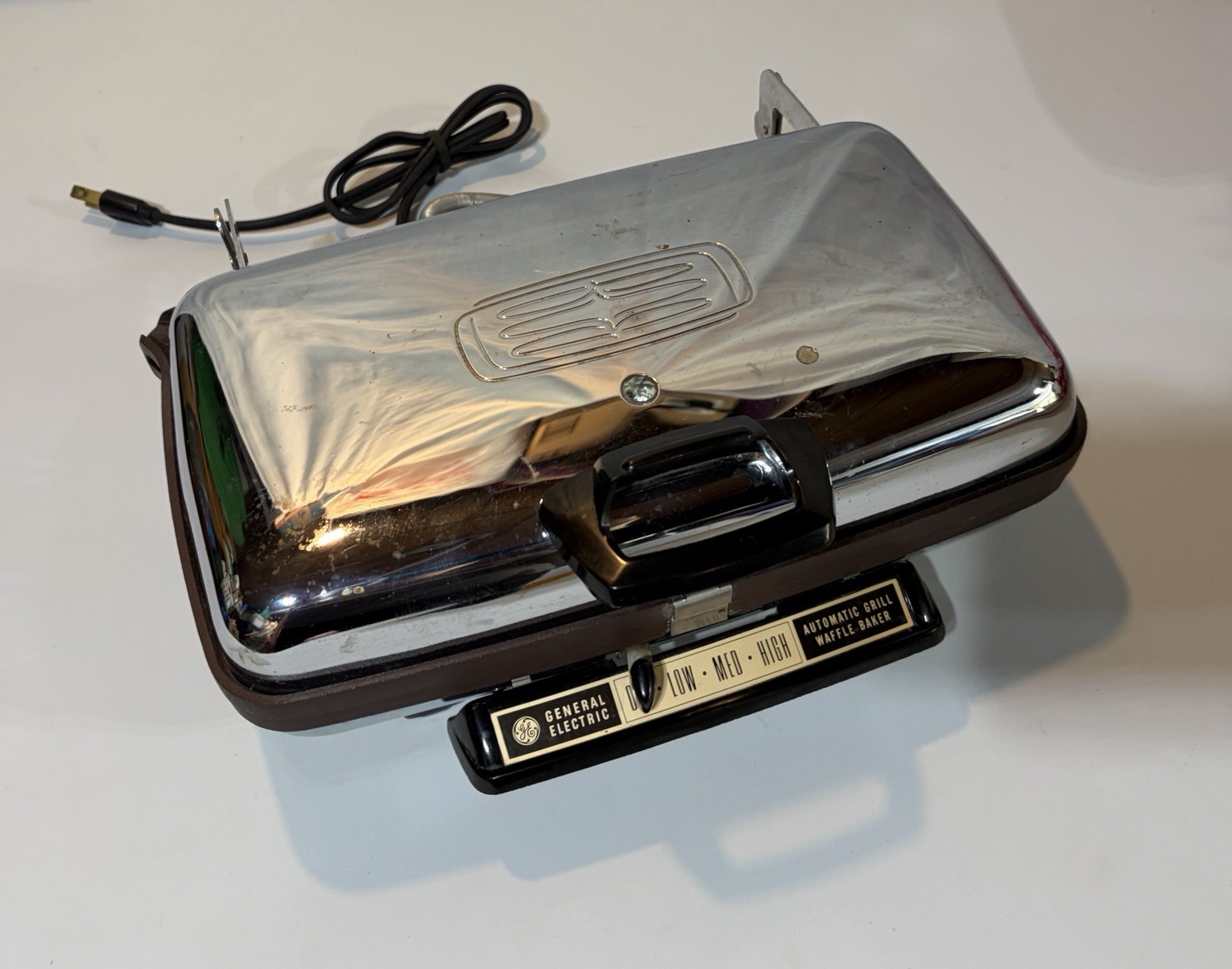 Vintage 1960\'s General Electric Reversible Waffle Iron/ Griddle A7G44T WORKS