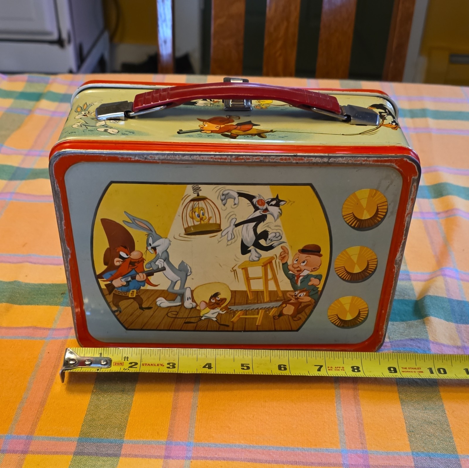 Vintage 1959 Looney Tunes Metal Lunch Box Tin - Red Handle w/ Latch