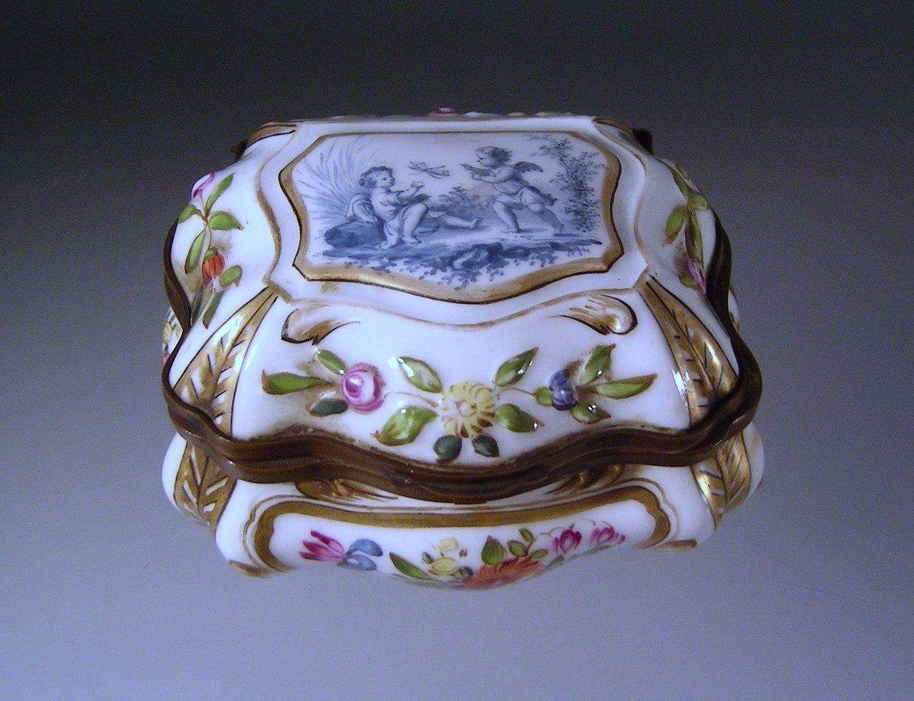 19th c Antique Edme Samson Manner of Meissen Porcelain Pill Snuff Box