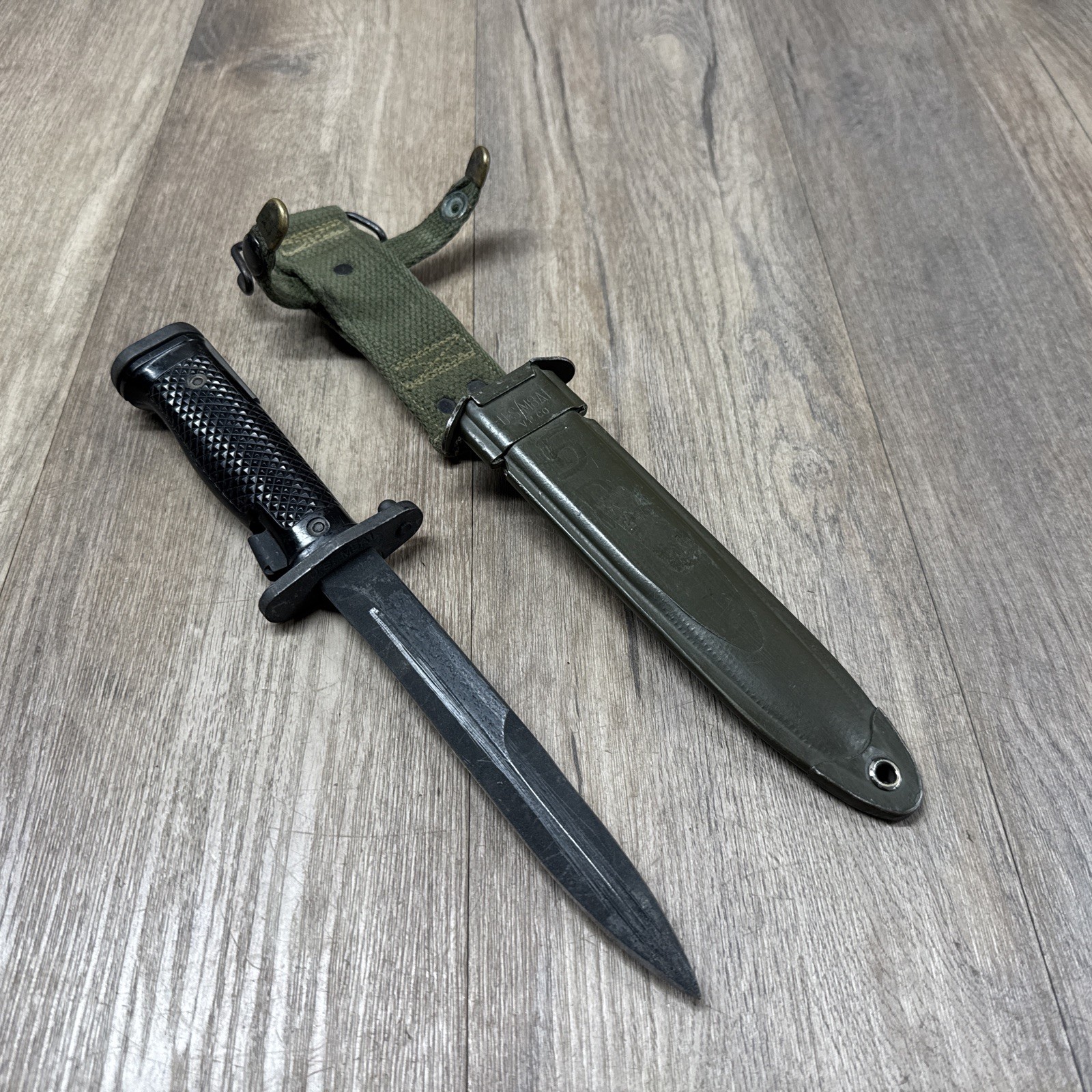 Imperial M5A1 bayonet and US M8A1 Sheath